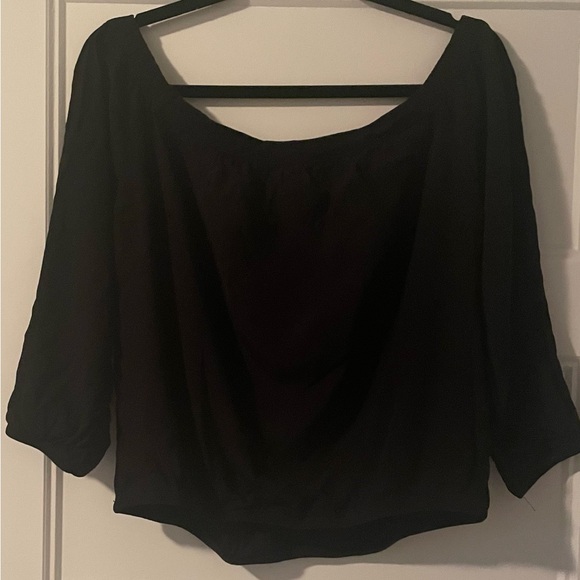 Dynamite off-shoulder crop top. Decorative golden front buttons. - Picture 2 of 2